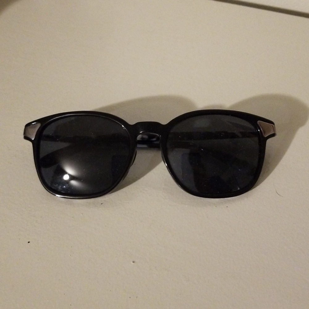 Ringer Rounded Sunglasses - Picture 2 of 6